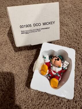 Vintage Disney Grolier DCO Mickey Holiday 001905 Ornament w/Box